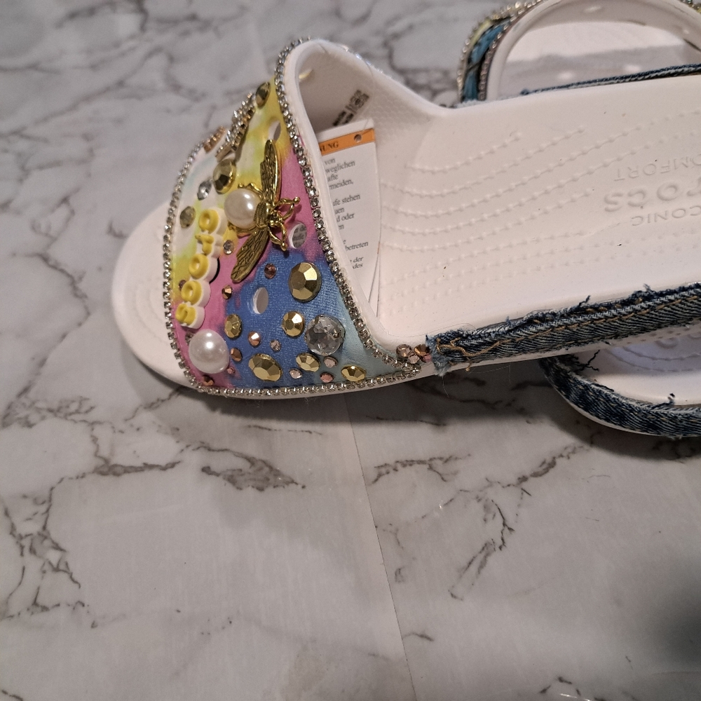 Crocs size 9 multi colored - Picture 6 of 8
